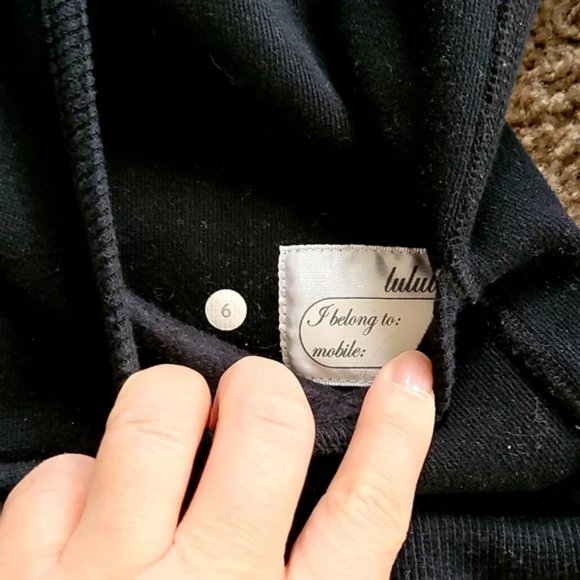 Lululemon Black Scuba Hoodie w/ white logo, printed on Back Size 6 - Picture 8 of 11